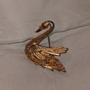 Vintage swan brooch